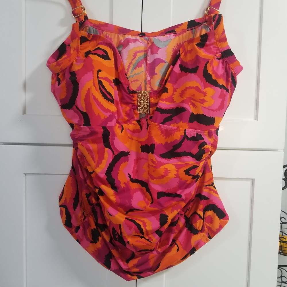 Contour- Plus Size Swim Top- 34W